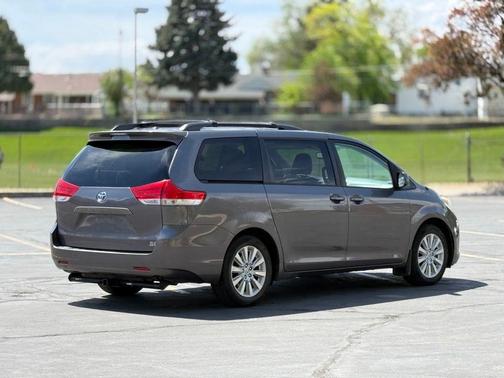 Predawn Gray Mica 2013 Toyota Sienna XLE