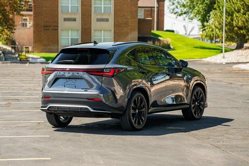 2025 Lexus NX 450h+ F SPORT Handling