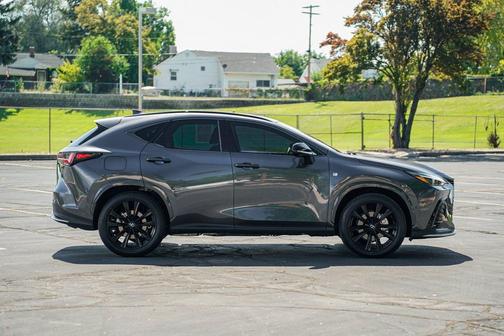 2025 Lexus NX 450h+ F SPORT Handling