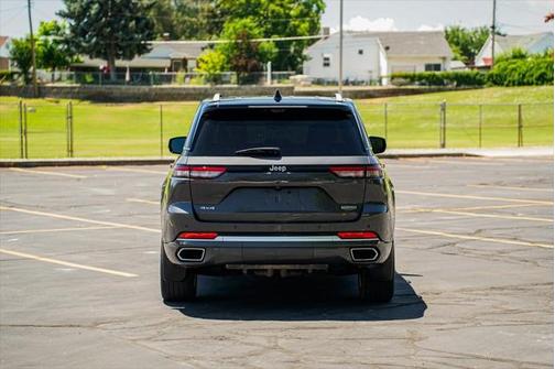 2022 Jeep Grand Cherokee Summit
