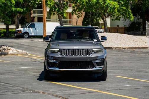 2022 Jeep Grand Cherokee Summit