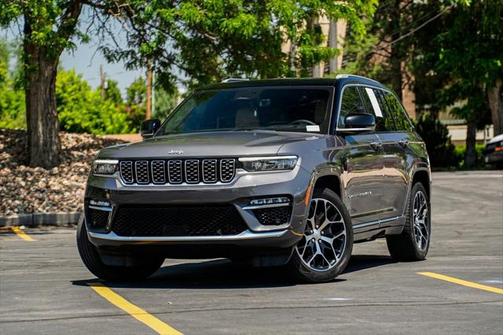 2022 Jeep Grand Cherokee Summit