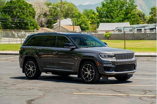 2022 Jeep Grand Cherokee Summit
