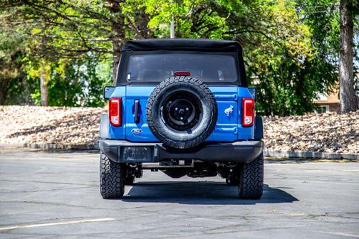 Velocity Blue Metallic 2021 Ford Bronco Black Diamond