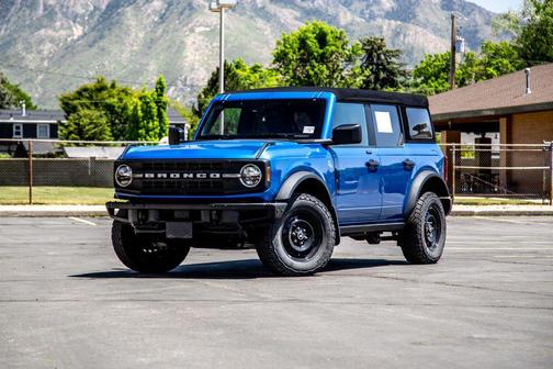 Velocity Blue Metallic 2021 Ford Bronco Black Diamond