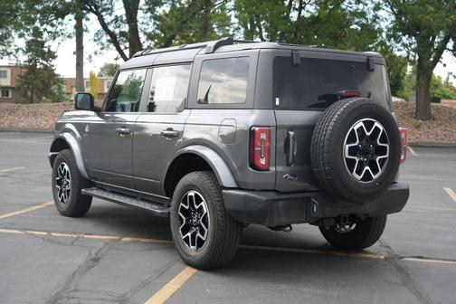 Carbonized Gray Metallic 2024 Ford Bronco Outer Banks