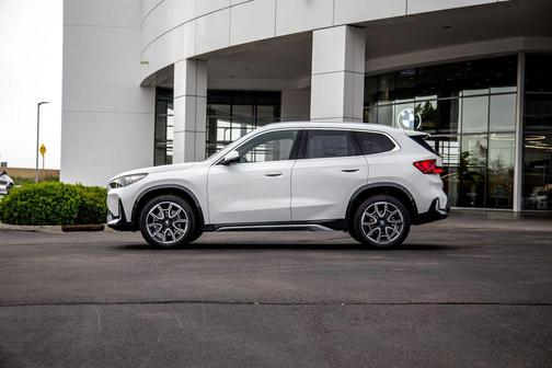 Alpine White 2026 BMW X1 xDrive28i