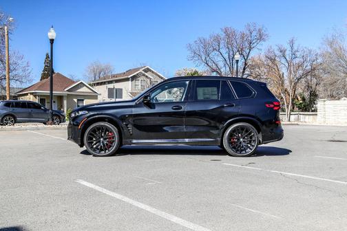 2026 BMW X5 M60i