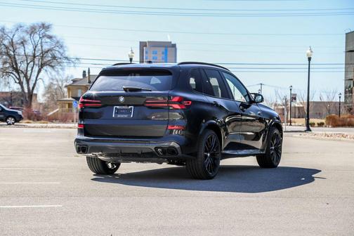 2026 BMW X5 M60i