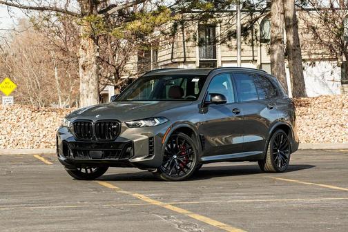 2025 BMW X5 M60i