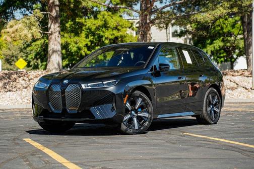 2025 BMW iX xDrive50