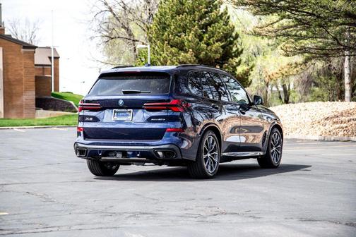 Tanzanite Blue II Metallic 2026 BMW X5 PHEV xDrive50e