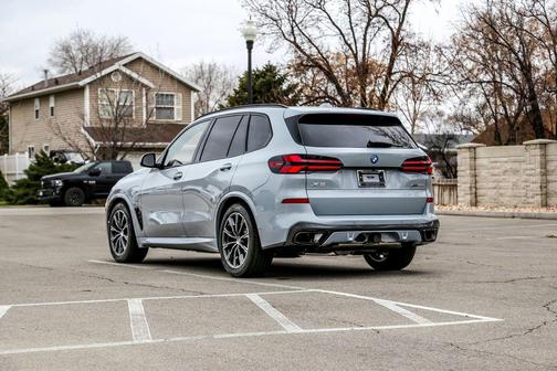 Brooklyn Grey Metallic 2026 BMW X5 PHEV xDrive50e