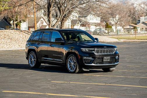 2023 Jeep Grand Cherokee Summit