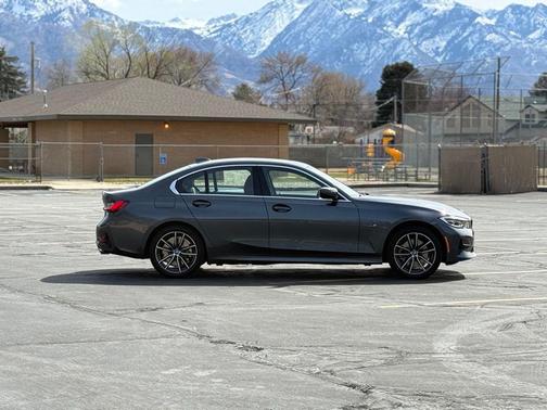 2022 BMW 330e xDrive
