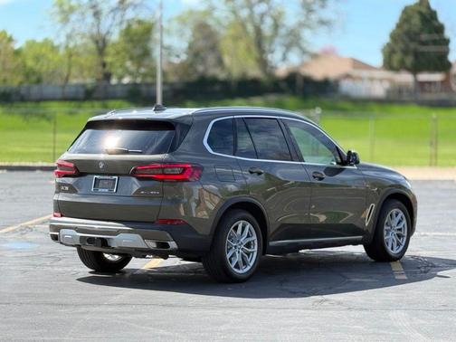Manhattan Green Metallic 2023 BMW X5 PHEV xDrive45e