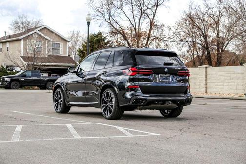 2026 BMW X5 M60i