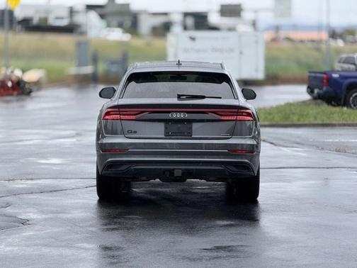 Samurai Gray Metallic 2021 Audi Q8 55 Premium
