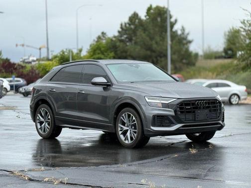 Samurai Gray Metallic 2021 Audi Q8 55 Premium