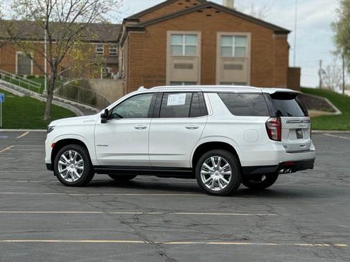 Iridescent Pearl Tricoat 2021 Chevrolet Tahoe 4WD High Country