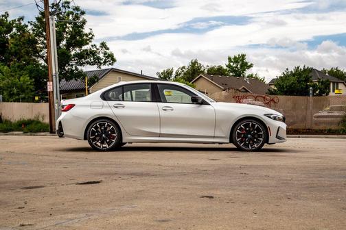 Mineral White Metallic 2026 BMW 330 xDrive