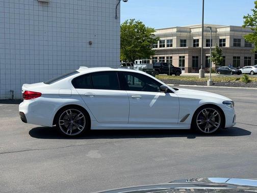 Alpine White 2019 BMW M550 i Xdrive