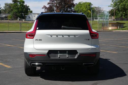 Crystal White 2019 Volvo XC40 T5 R-Design