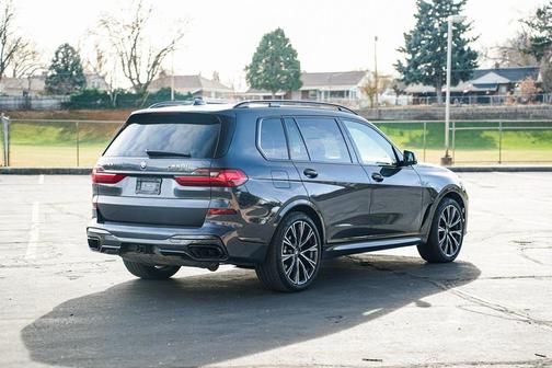 2021 BMW X7 M50i