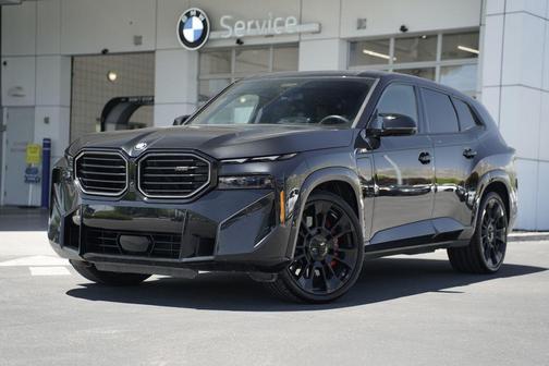Black Sapphire Metallic 2025 BMW XM Base