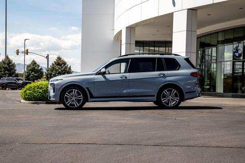 Brooklyn Grey Metallic 2026 BMW X7 xDrive40i