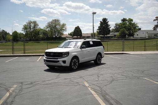 Star White Metallic Tri-Coat 2025 Ford Expedition Platinum