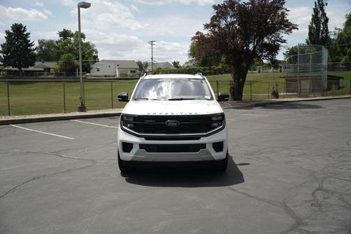 Star White Metallic Tri-Coat 2025 Ford Expedition Platinum