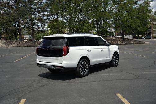 Star White Metallic Tri-Coat 2025 Ford Expedition Platinum