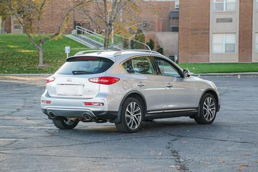 2017 INFINITI QX50 Base