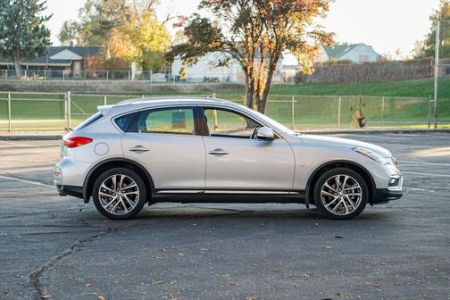 2017 INFINITI QX50 Base