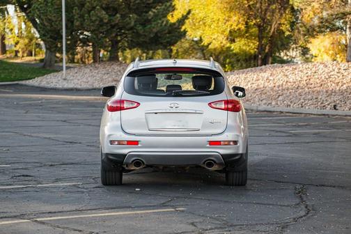 2017 INFINITI QX50 Base