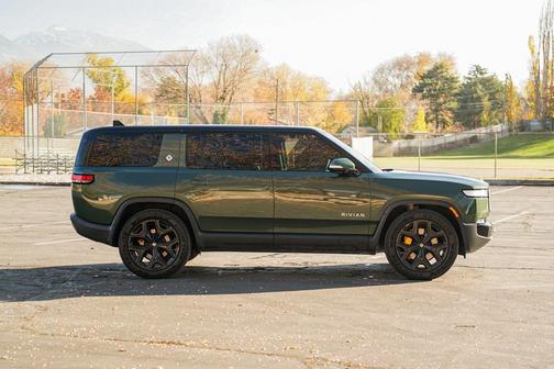 2023 Rivian R1S Adventure