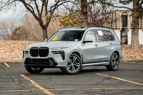 2025 BMW X7 xDrive40i