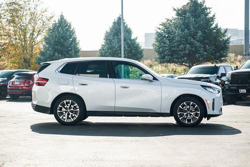 Mineral White Metallic 2025 BMW X3 30 xDrive