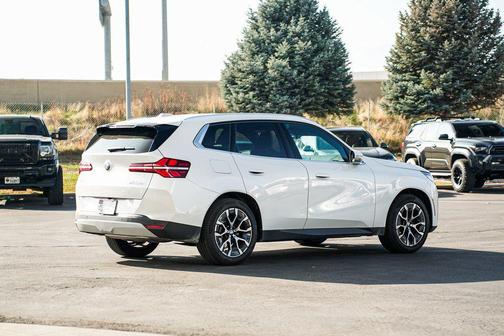 Mineral White Metallic 2025 BMW X3 30 xDrive