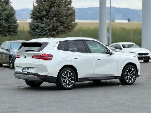 Mineral White Metallic 2025 BMW X3 30 xDrive