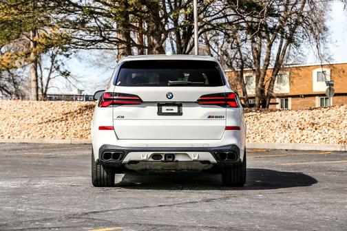 2025 BMW X5 M60i