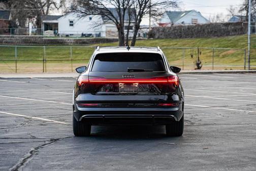 2022 Audi e-tron S Prestige