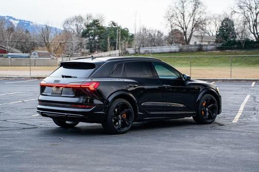 2022 Audi e-tron S Prestige