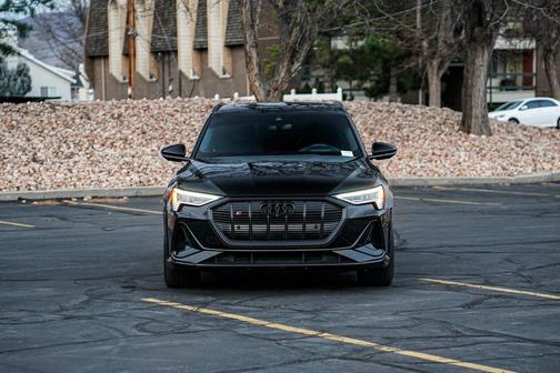 2022 Audi e-tron S Prestige