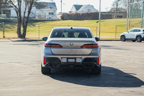 2023 BMW 760 i xDrive