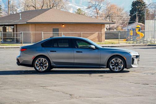 2023 BMW 760 i xDrive