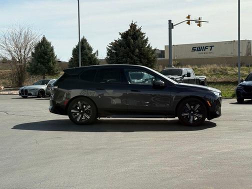 2025 BMW iX xDrive50