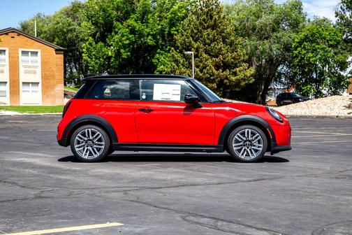 Chili Red 2026 MINI Hardtop Cooper