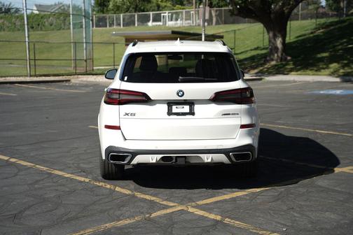 Alpine White 2022 BMW X5 PHEV xDrive45e